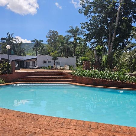 Pecan Farm Guesthouse Louis Trichardt Bagian luar foto