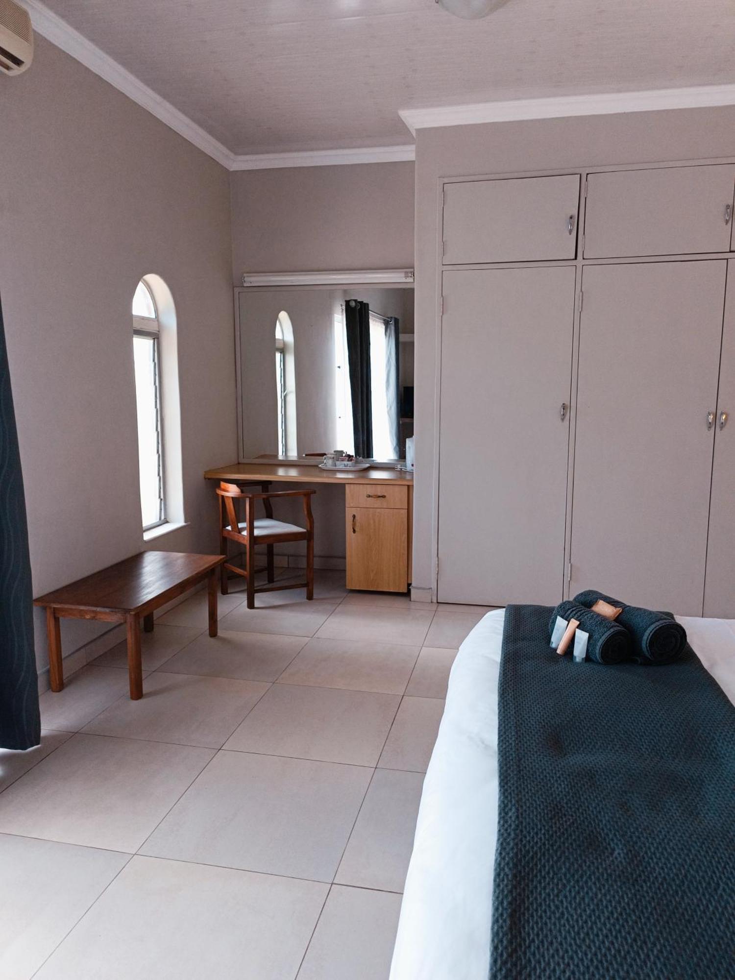 Pecan Farm Guesthouse Louis Trichardt Bagian luar foto