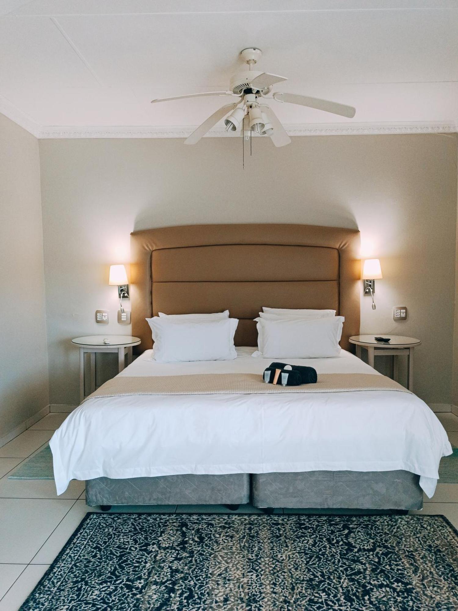 Pecan Farm Guesthouse Louis Trichardt Bagian luar foto